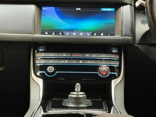 Jaguar XF 2.0I 250 Chequered Flag Grey #37