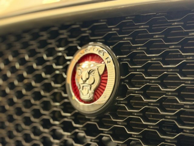 Jaguar XF 2.0I 250 Chequered Flag Grey #18