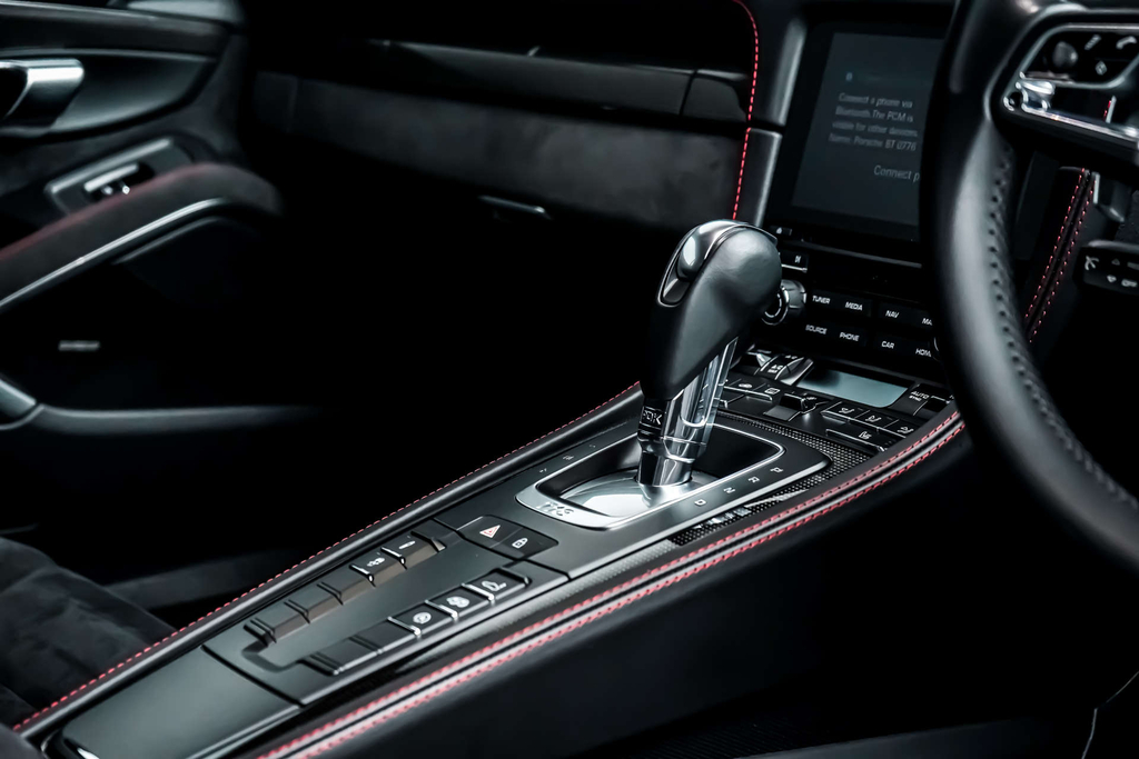 Porsche 718 Cayman 2L Null Black #17