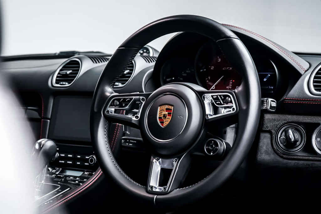 Porsche 718 Cayman 2L Null Black #19