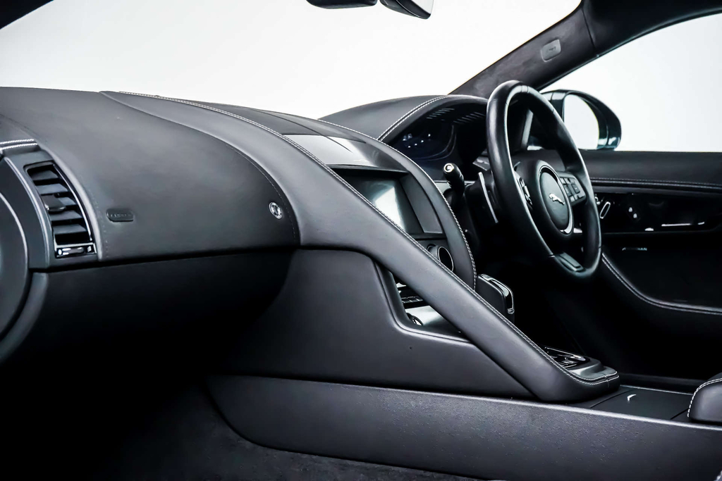Jaguar F-Type V8 75 Euro 6 Black #22