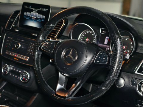 Mercedes-Benz GLS Class Black #33