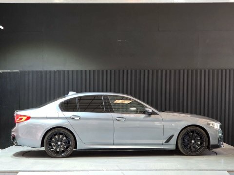 BMW 5 Series White #13