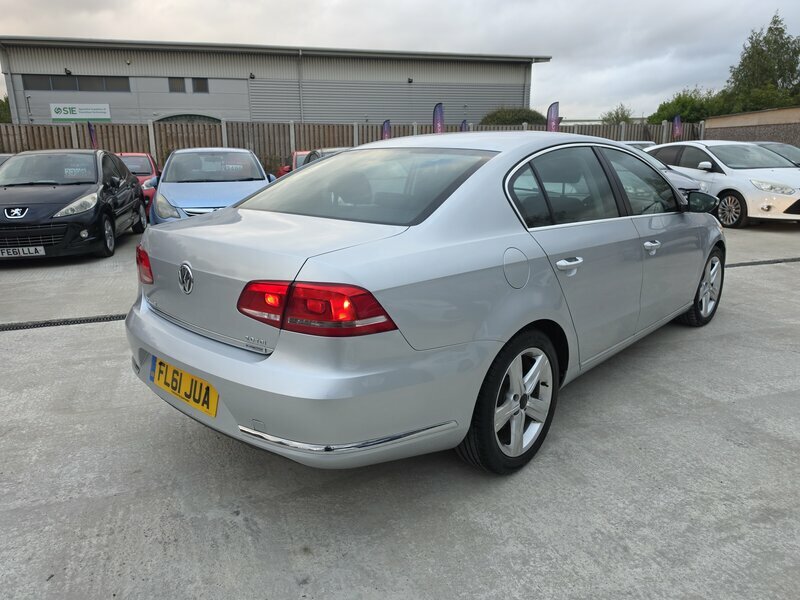 Volkswagen Passat 2.0-Passat-se-bluemotion-technology-tdi-4dr Silver #3