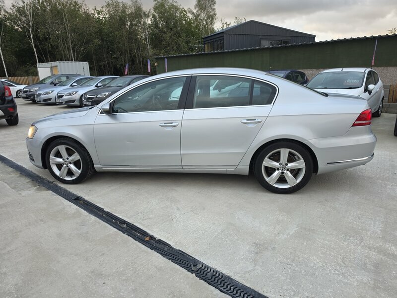 Volkswagen Passat 2.0-Passat-se-bluemotion-technology-tdi-4dr Silver #6