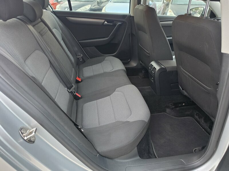 Volkswagen Passat Silver #10