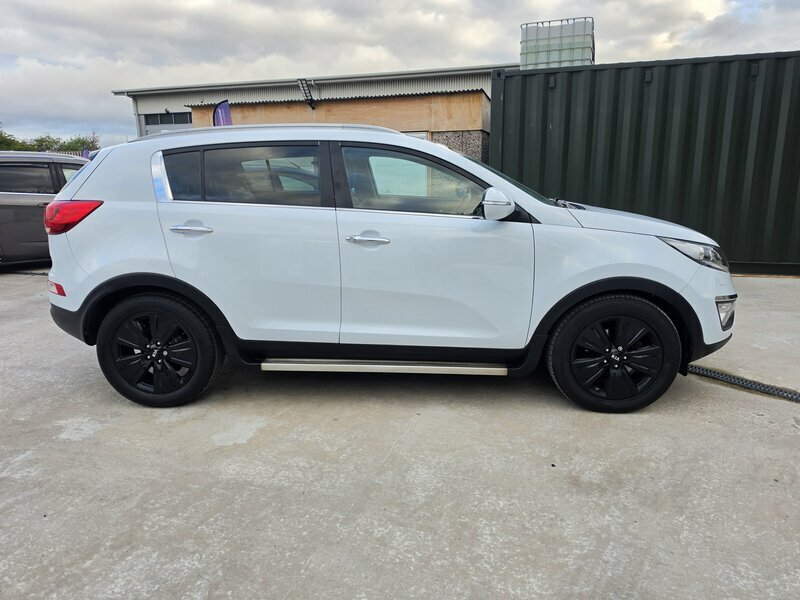 Kia Sportage 1.7L 2 White #2