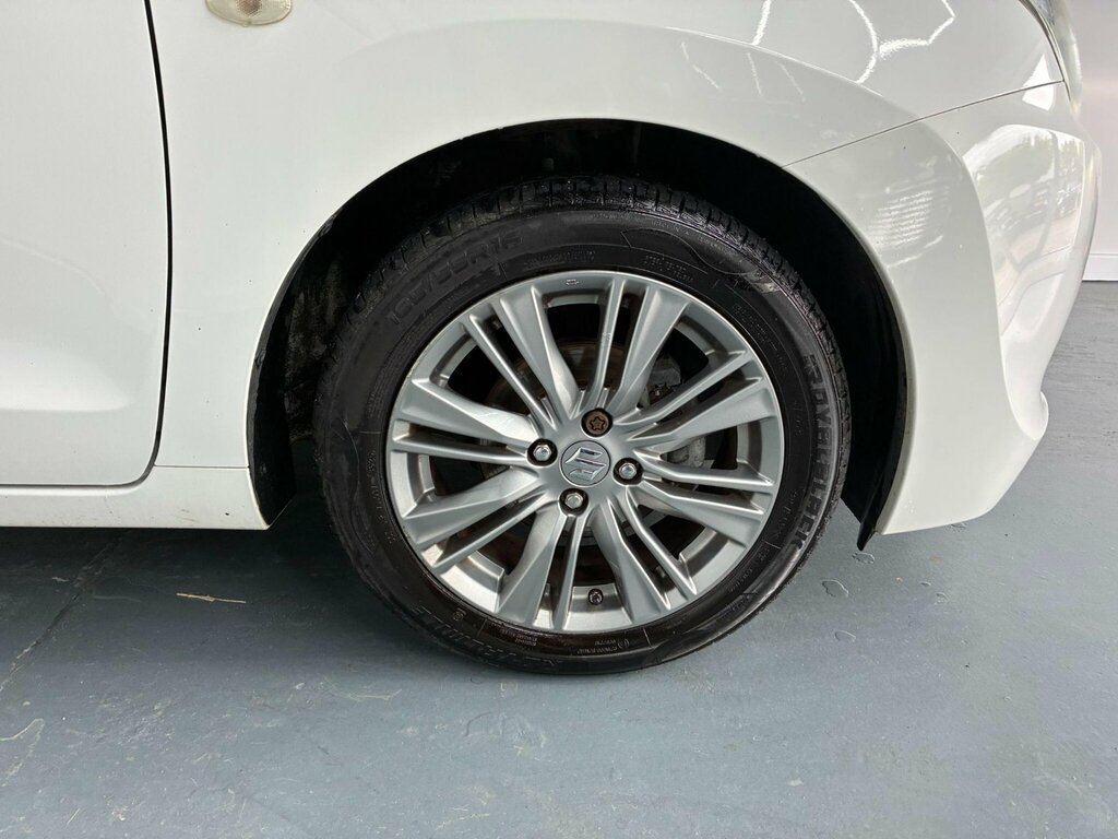 Suzuki Baleno White #13