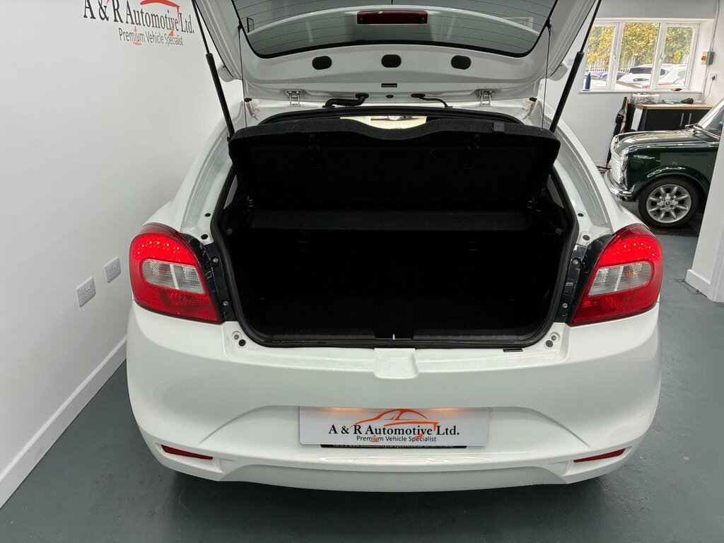 Suzuki Baleno White #15