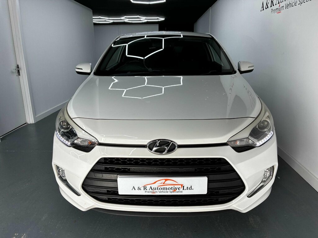 Hyundai I20 1.2 Blue Drive Sport Nav Euro 6 Ss White #4