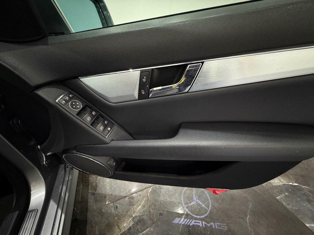 Mercedes-Benz C Class 2.1 C220 Cdi Blueefficiency Elegance 170 Bhp Black #22