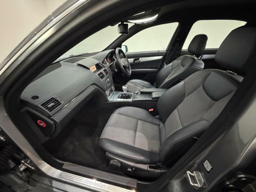Mercedes-Benz C Class 2.1 C220 Cdi Blueefficiency Elegance 170 Bhp Black #33
