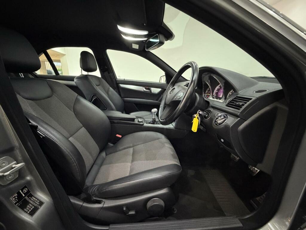 Mercedes-Benz C Class 2.1 C220 Cdi Blueefficiency Elegance 170 Bhp Black #16