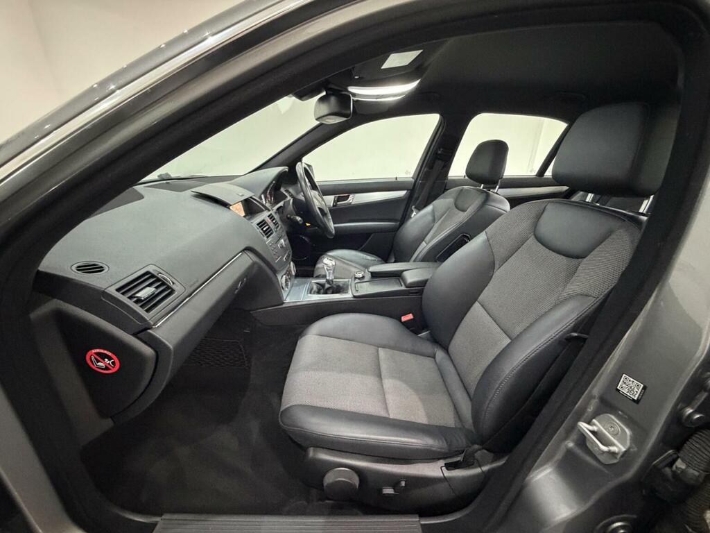 Mercedes-Benz C Class 2.1 C220 Cdi Blueefficiency Elegance 170 Bhp Black #34