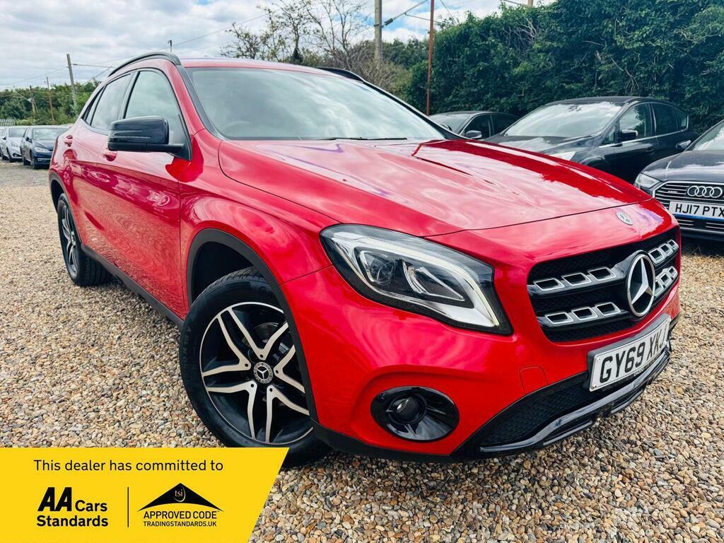 Mercedes-Benz GLA Class 1.6 Gla180 Urban Edition 7G-dct Euro 6 S S Red