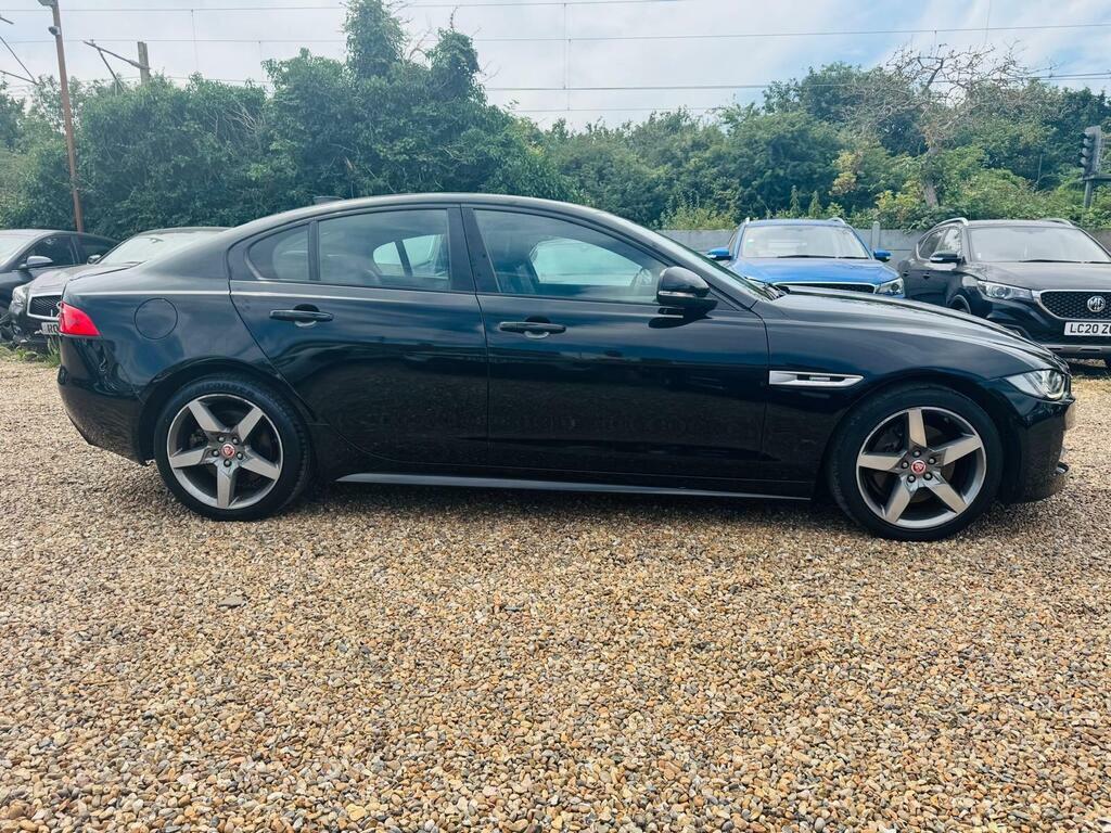Jaguar XE R-dynamic S White #37