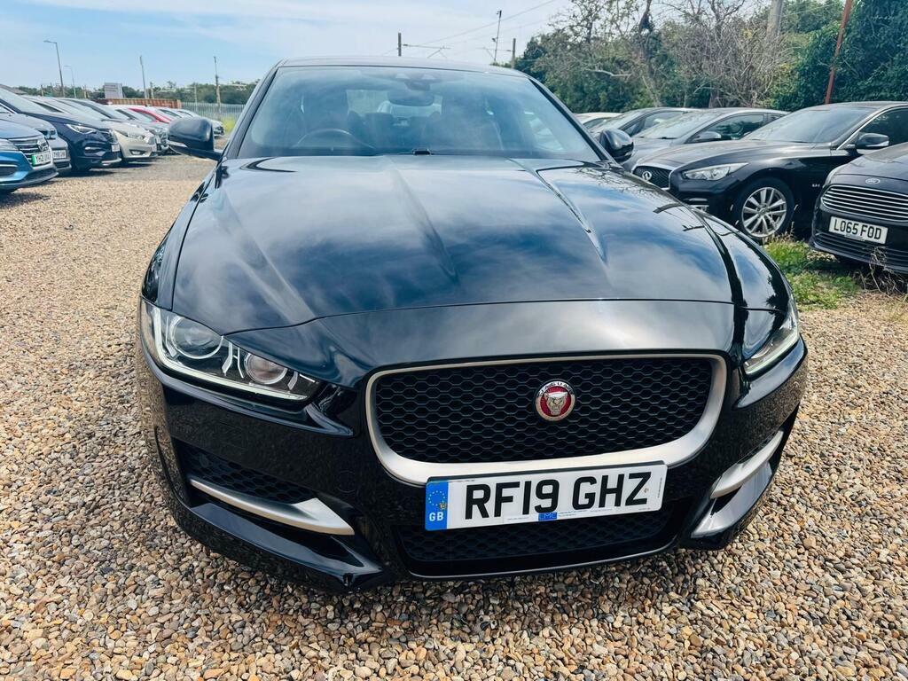 Jaguar XE R-dynamic S White #18