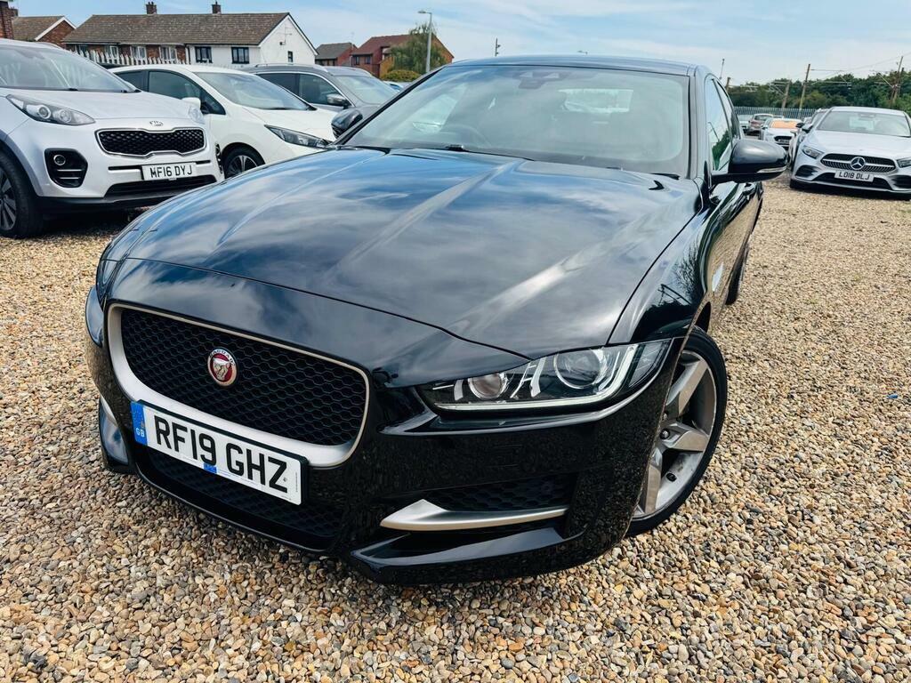 Jaguar XE R-dynamic S White #26