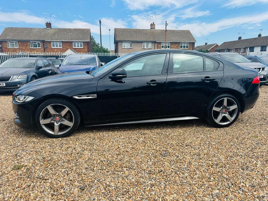 Jaguar XE R-dynamic S White #31
