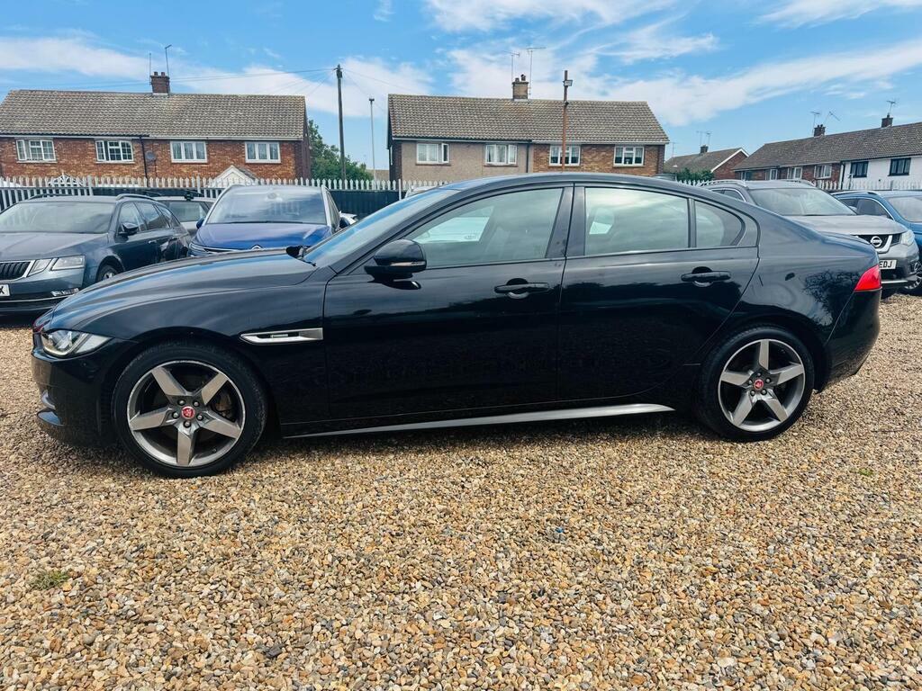 Jaguar XE R-dynamic S White #30