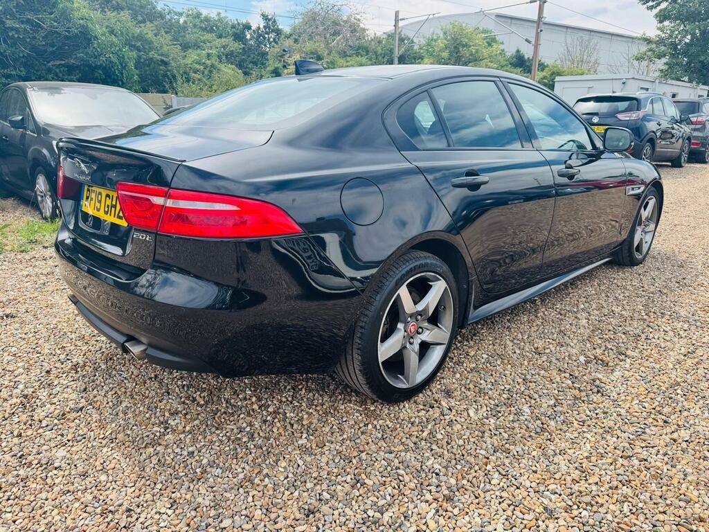 Jaguar XE R-dynamic S White #40