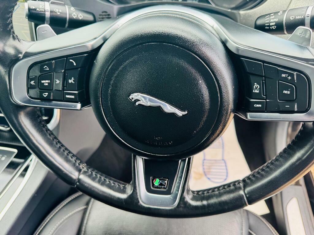 Jaguar XE R-dynamic S White #60