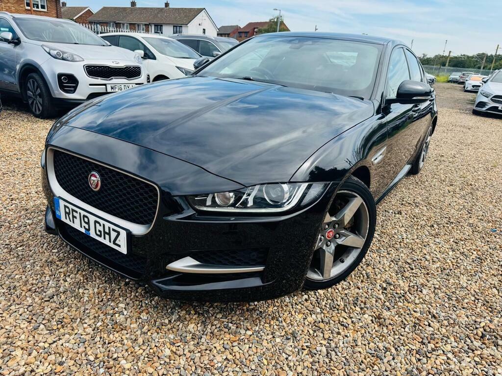 Jaguar XE R-dynamic S White #25