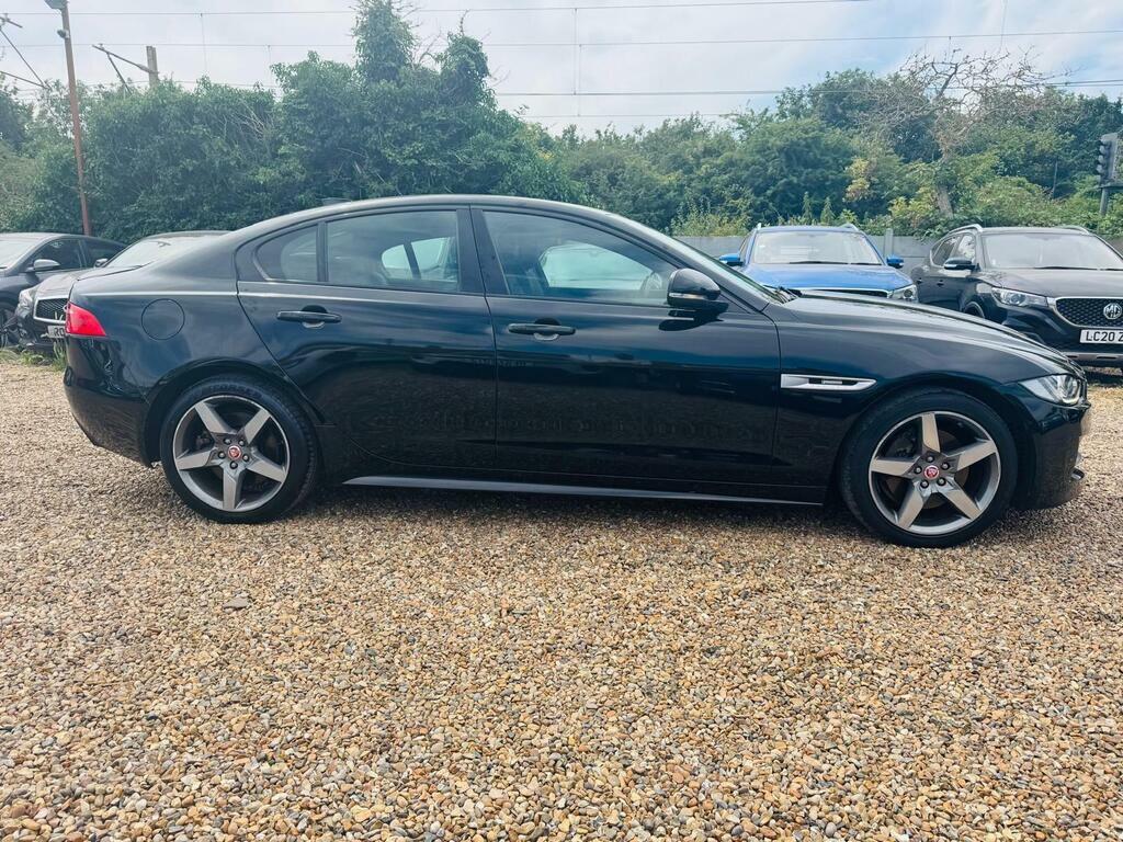 Jaguar XE R-dynamic S White #38