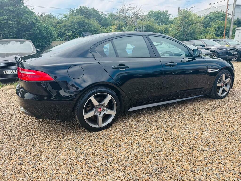 Jaguar XE R-dynamic S White #36