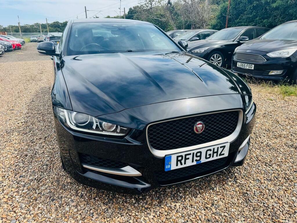 Jaguar XE R-dynamic S White #67