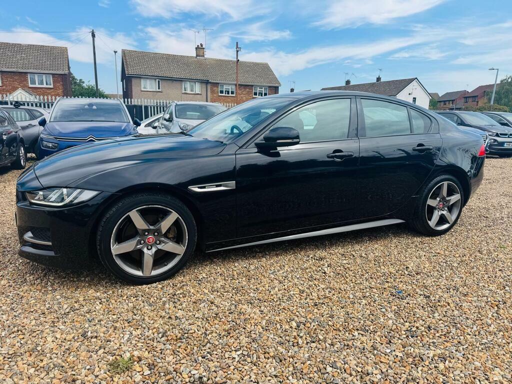 Jaguar XE R-dynamic S White #29