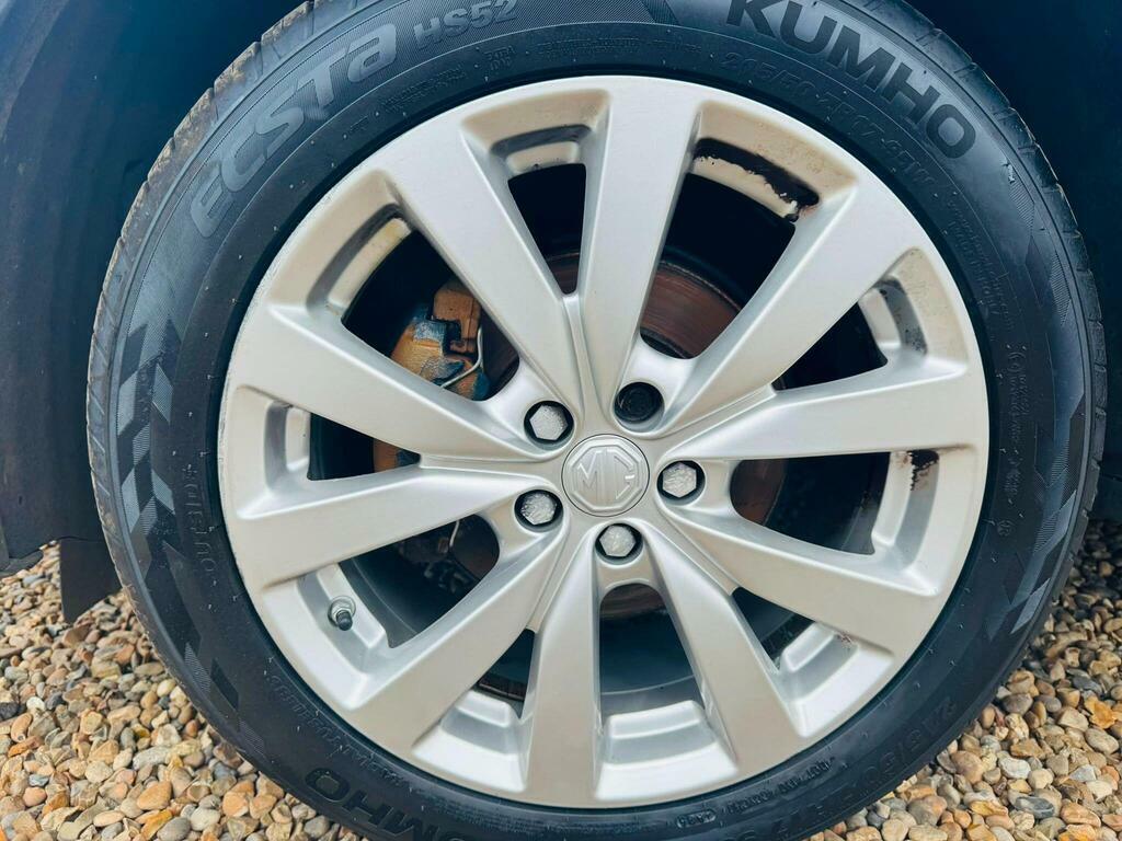 MG ZS Excite White #49