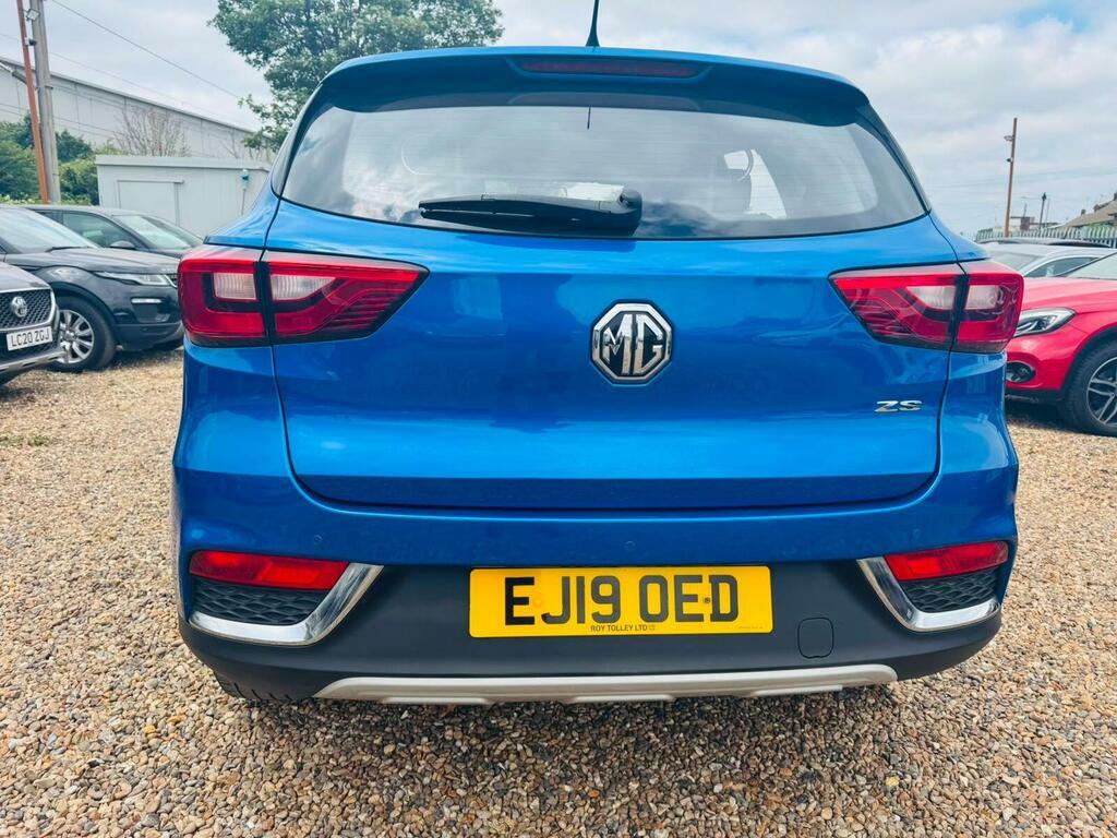 MG ZS Excite White #32