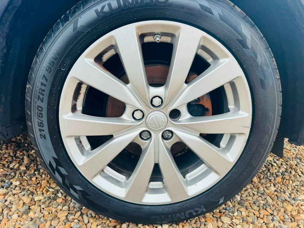 MG ZS Excite White #52