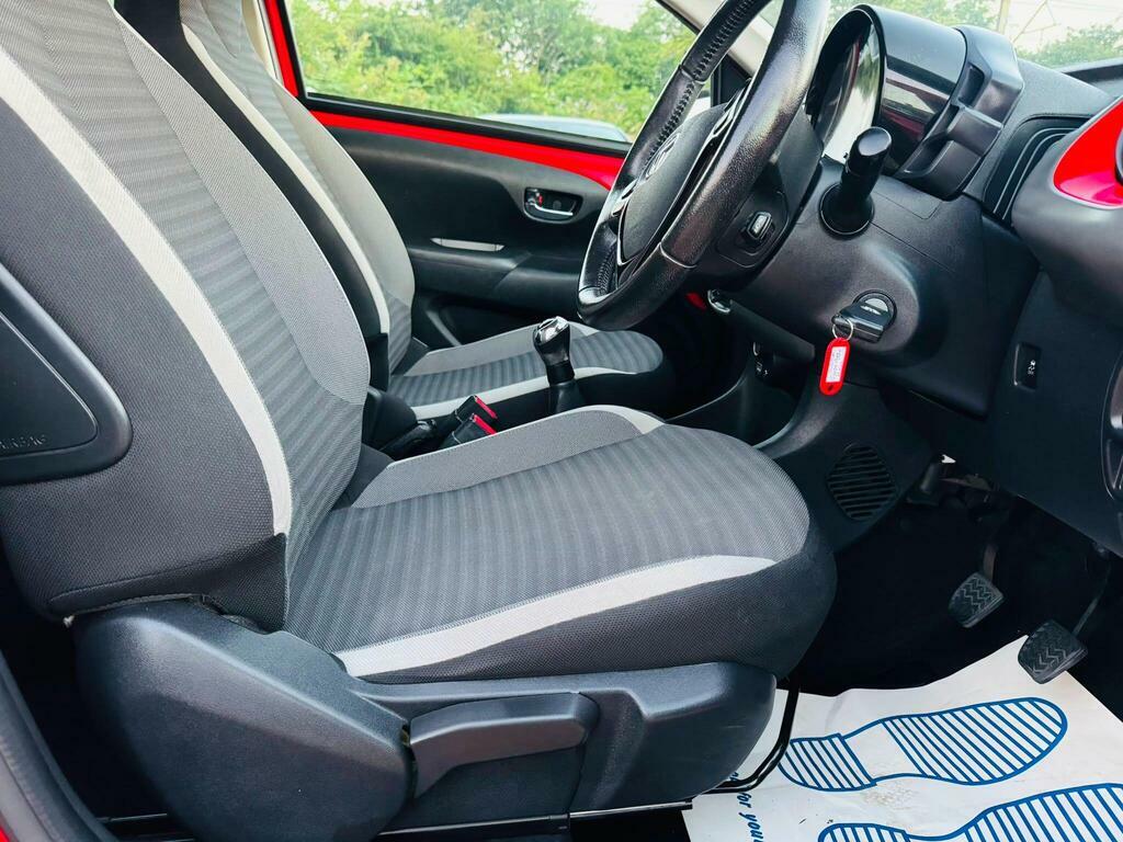 Toyota Aygo Aygo X-clusive Vvt-i Silver #31