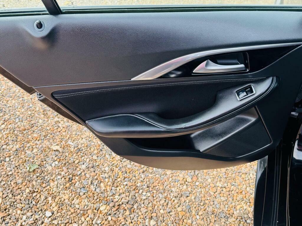 Infiniti Q30 Premium Grey #40