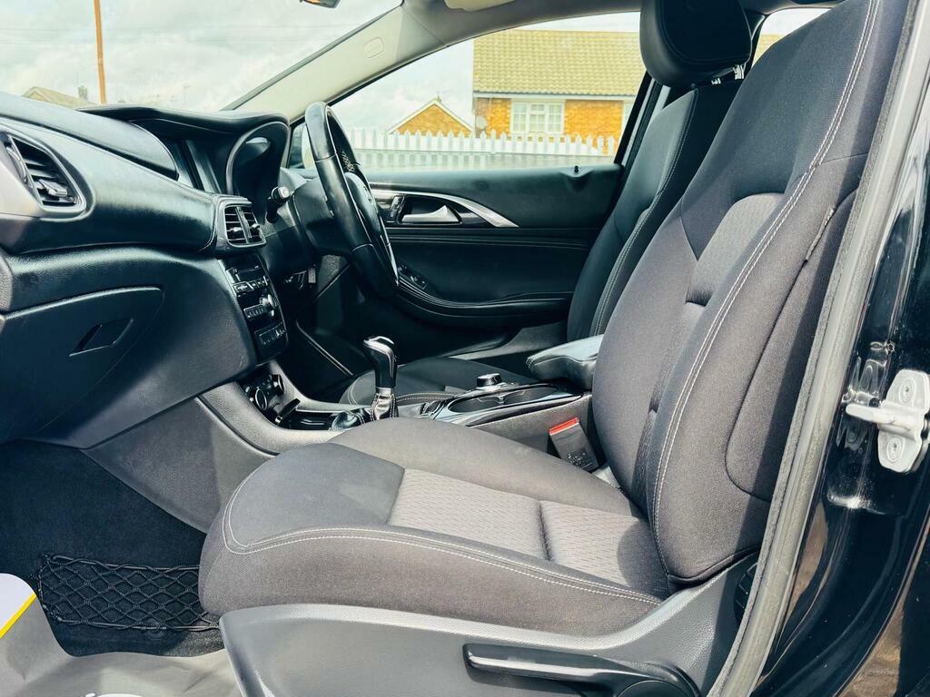 Infiniti Q30 Premium Grey #51