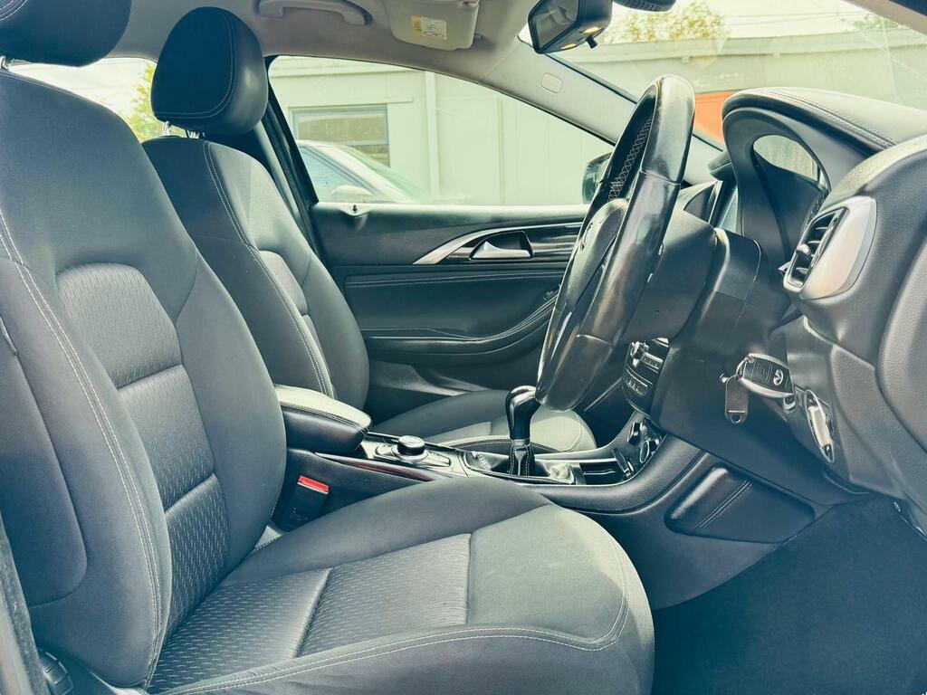 Infiniti Q30 Premium Grey #34