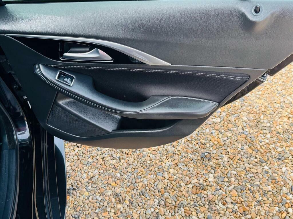 Infiniti Q30 Premium Grey #38