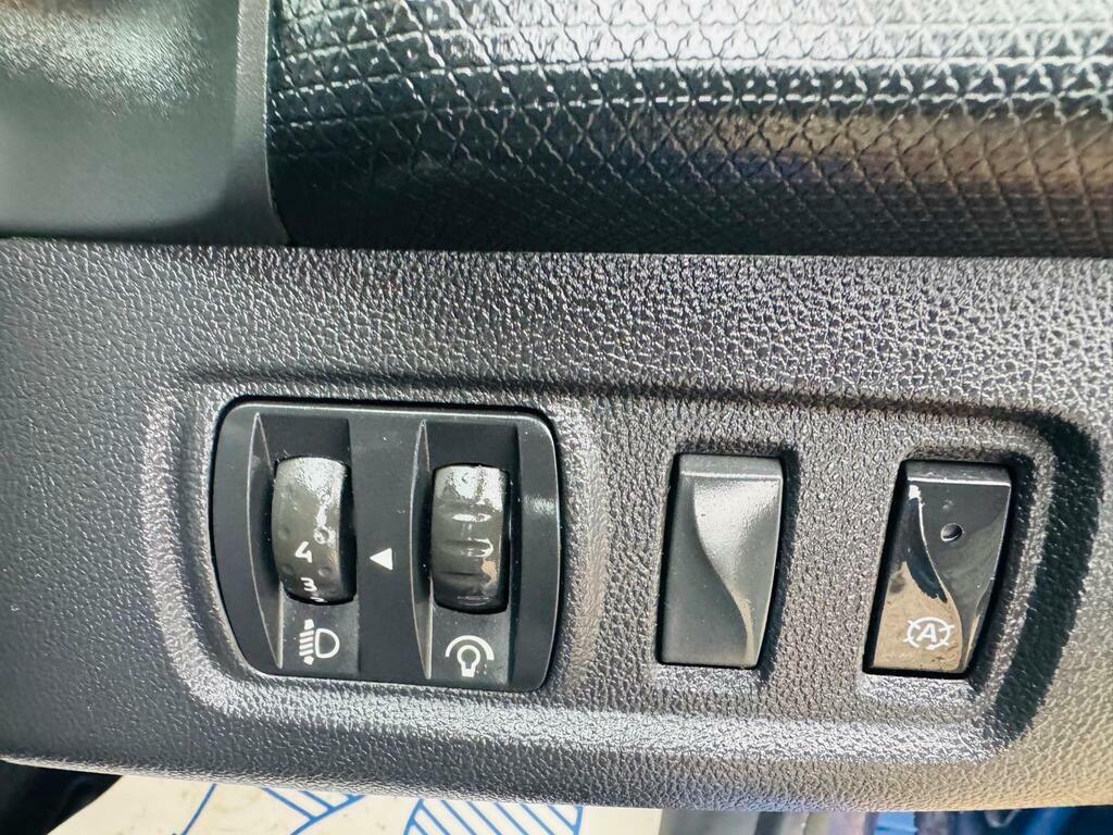 Renault Clio 0.9 Tce 75 Play Grey #51