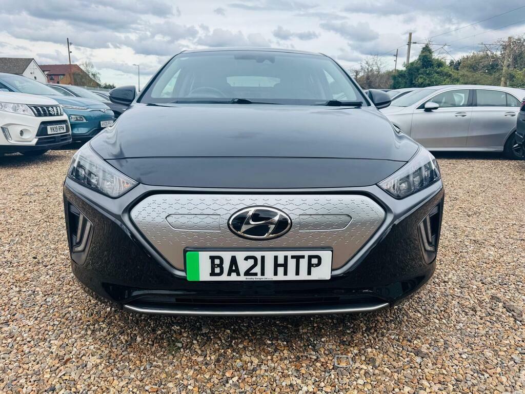 Hyundai Ioniq 38.3Kwh Premium Black #2