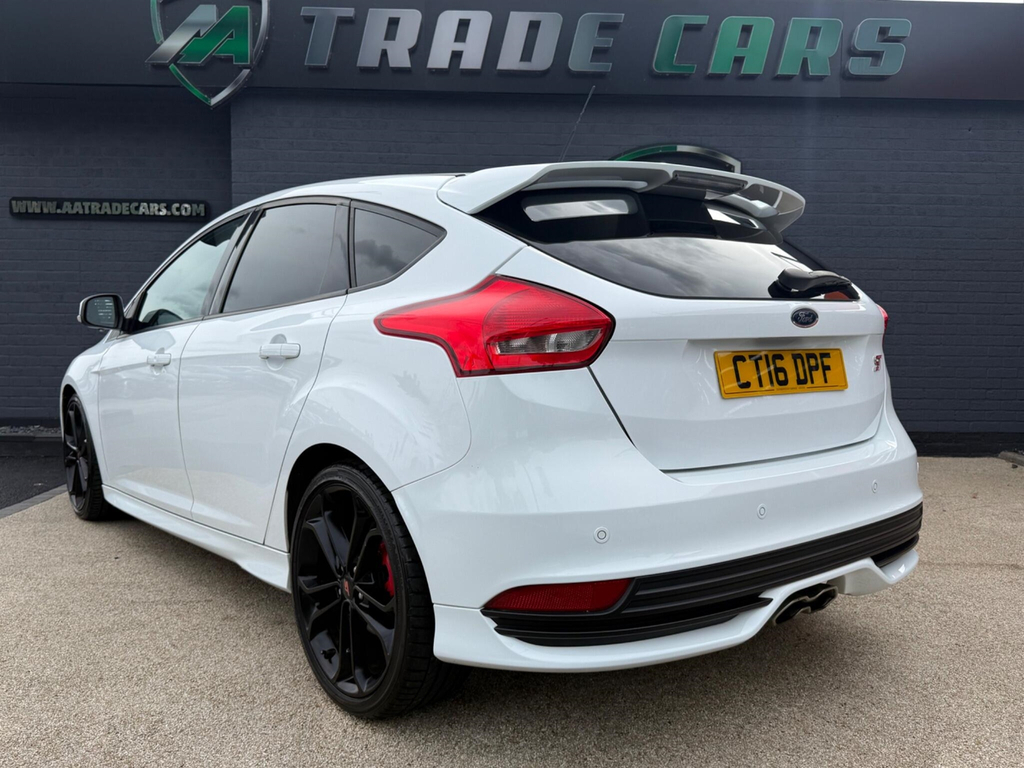 Ford Focus Hatchback CT16DPF White #5