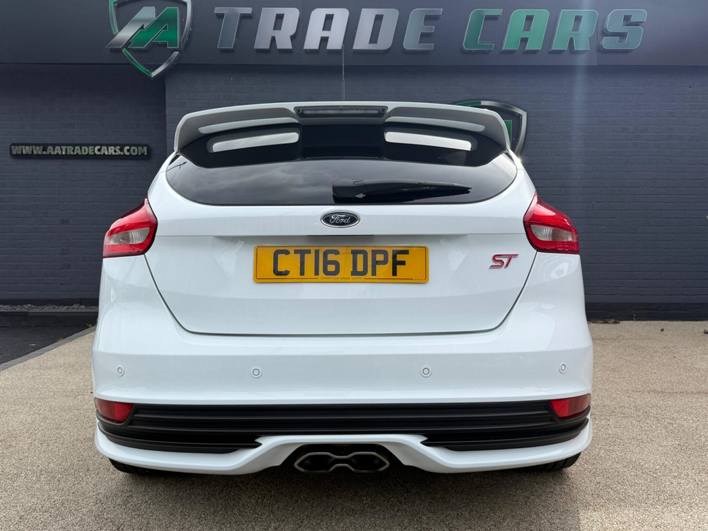 Ford Focus Hatchback CT16DPF White #6