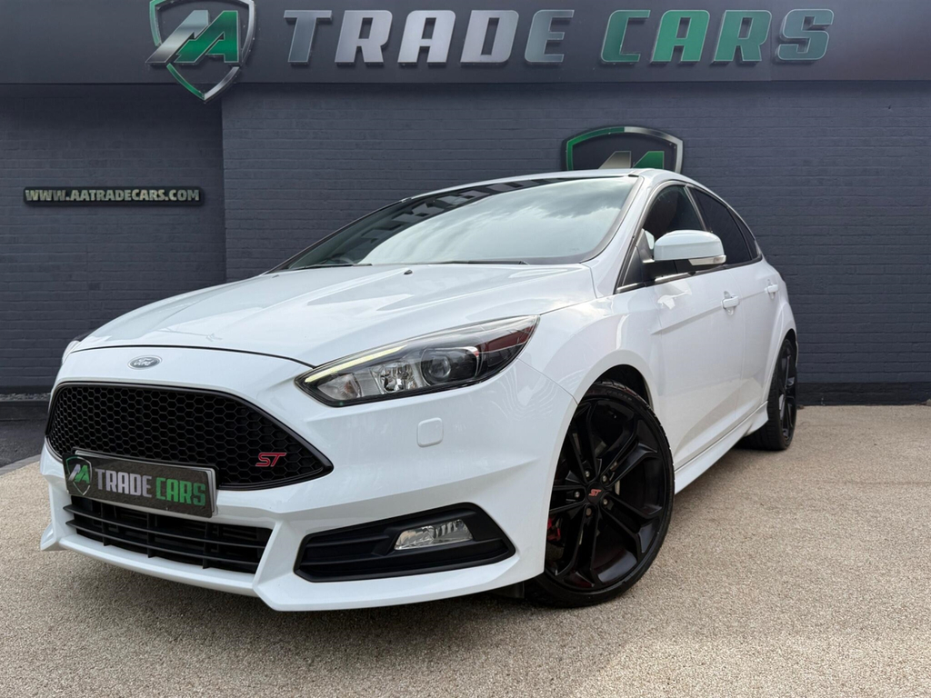 Ford Focus Hatchback CT16DPF White #3