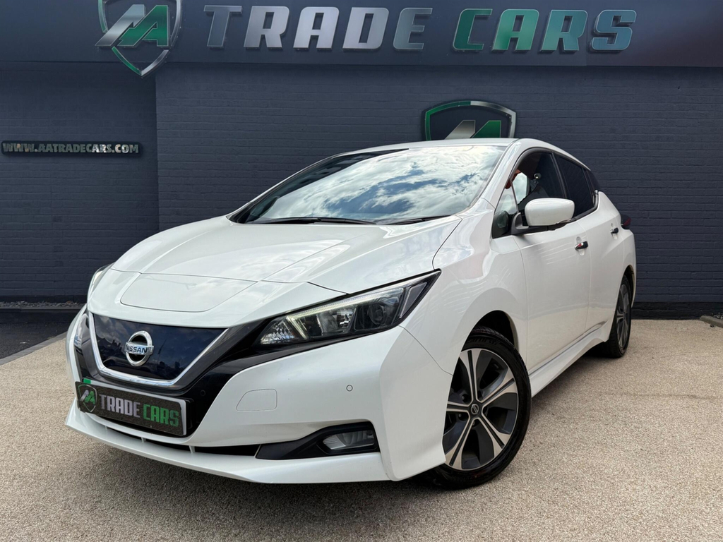 Nissan Leaf Hatchback White #3