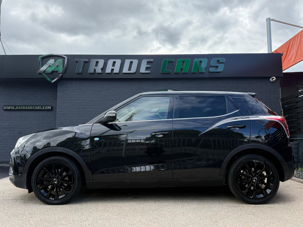 SsangYong Tivoli Suv Black #4