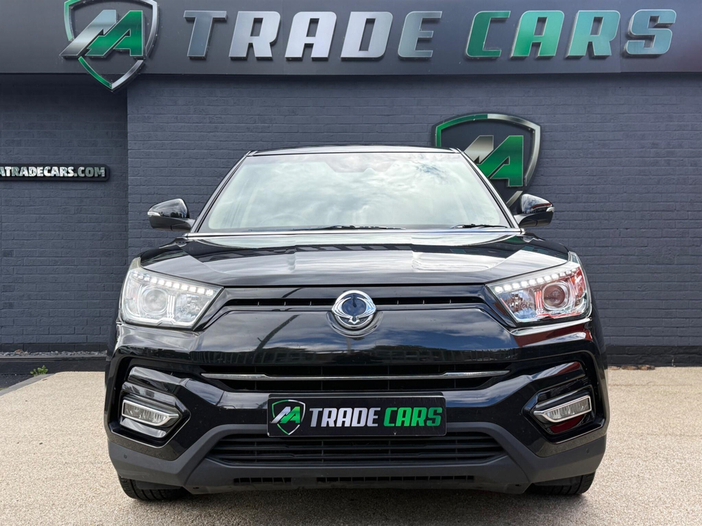 SsangYong Tivoli Suv Black #2