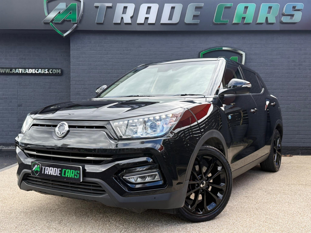 SsangYong Tivoli Suv Black #3