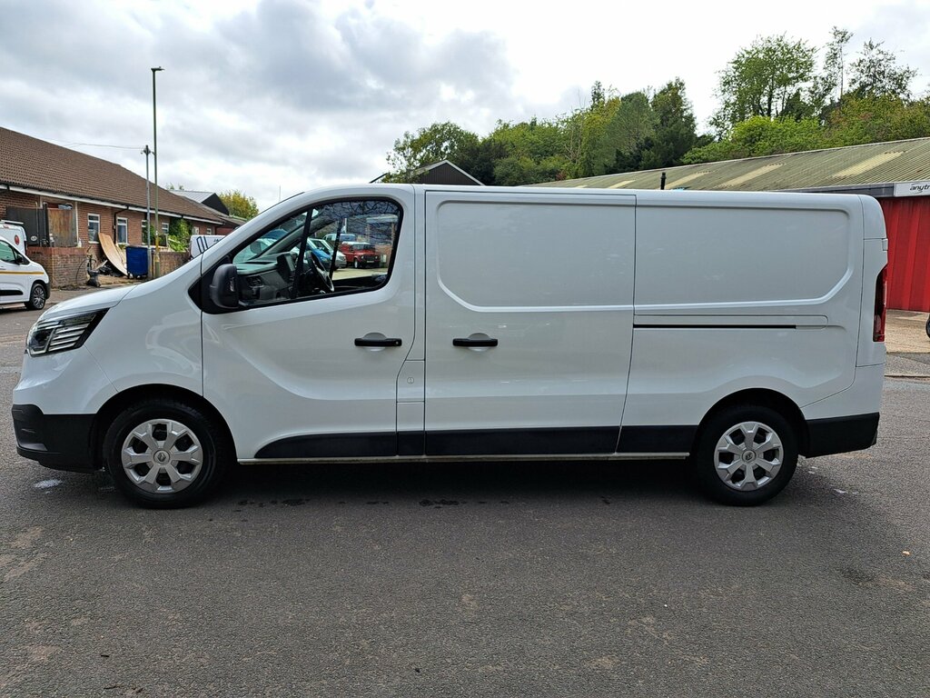Renault Trafic 2.0 Dci Blue Ll30 Business Panel Van M White #4