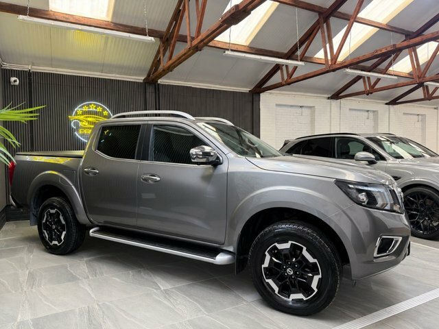 Nissan Navara 2.3 Dci Tekna Pickup Double Cab 4W Grey #2